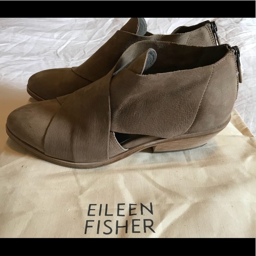 Excellent condition Eileen Fisher suede booties